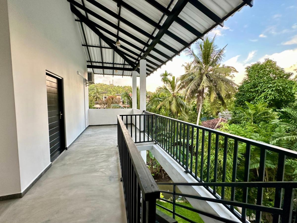 Zero Nero Hotel Unawatuna Exterior photo