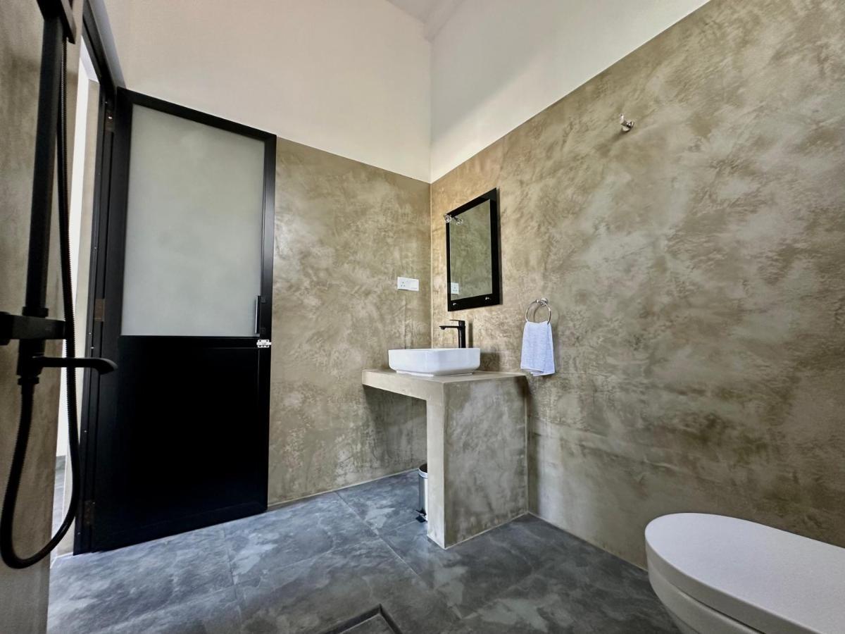 Zero Nero Hotel Unawatuna Exterior photo